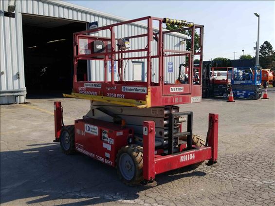 2015 MEC 3259 ERT Scissor Lift
