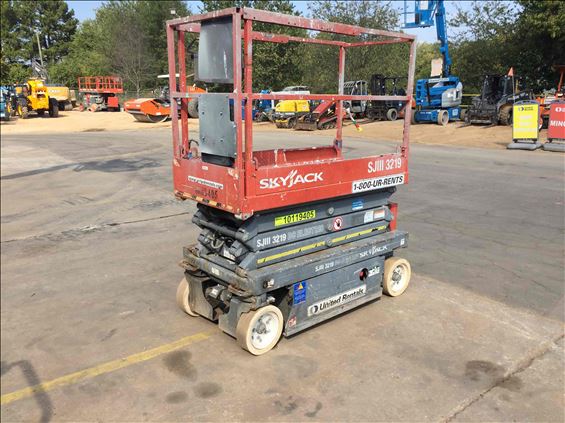2013 Skyjack SJIII3219 Scissor Lift