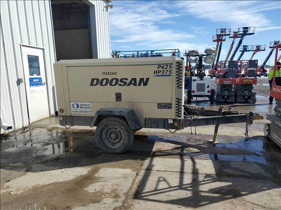 2014 Doosan P425/HP375WCUT4 Air Compressor