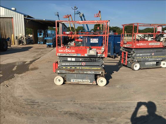 2013 Skyjack SJIII3219 Scissor Lift