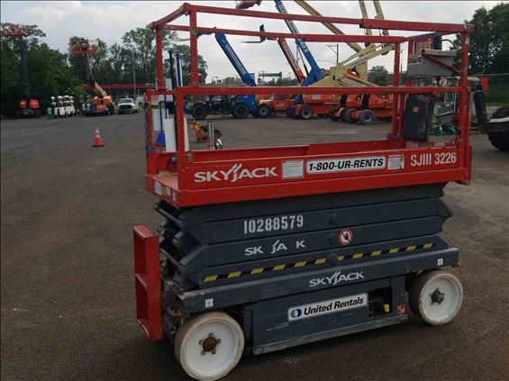 2014 Skyjack SJIII3226 Scissor Lift