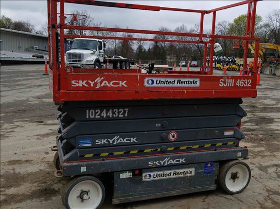 2014 Skyjack SJIII4632 Scissor Lift