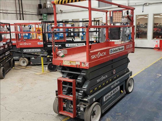 2014 Skyjack SJIII3226 Scissor Lift