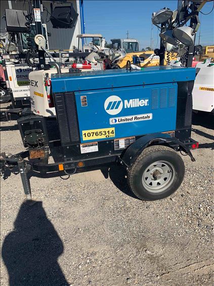 2018 Miller Welders Big Blue 300R Welder
