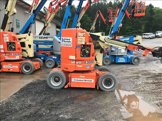 2013 JLG E300AJP Boom Lift
