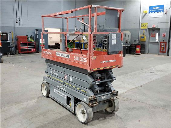2014 Skyjack SJIII3226 Scissor Lift