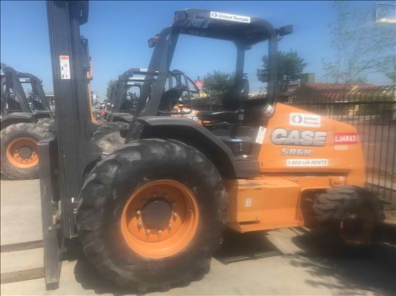2015 Case 586H Rough Terrain Forklift