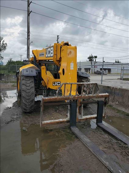 2014 JCB 507-42 Rough Terrain Forklift