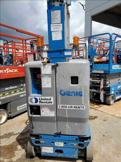 2014 Genie GR-20 Vertical Lift