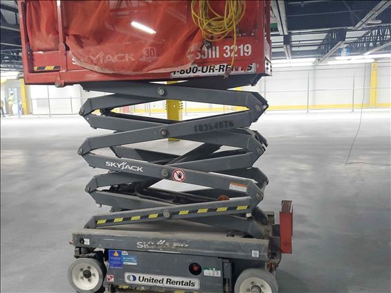 2015 Skyjack SJIII3219 Scissor Lift