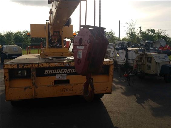 2007 Broderson IC-200-3F