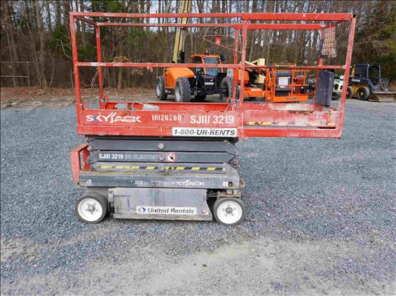 2013 Skyjack SJIII3219 Scissor Lift