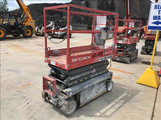 2013 Skyjack SJIII3219 Scissor Lift