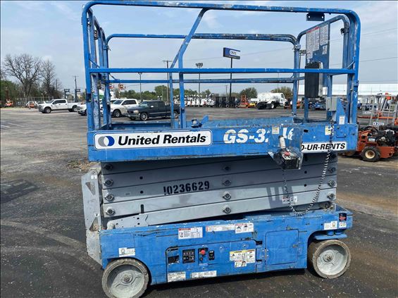 2014 Genie GS-3246 Scissor Lift