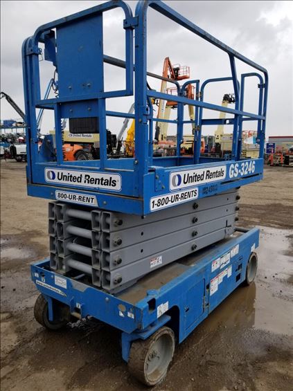 2014 Genie GS-3246 Scissor Lift