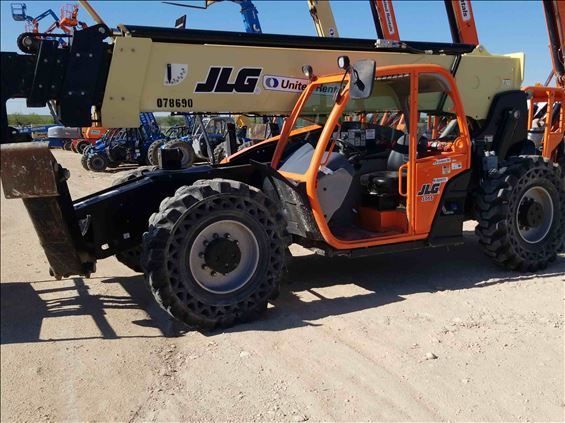 2017 JLG 1055 Rough Terrain Forklift
