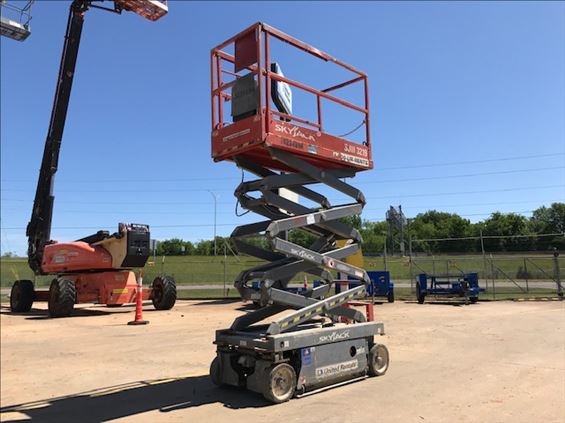 2014 Skyjack SJIII3219 Scissor Lift