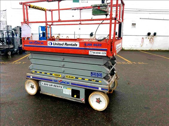 2011 Skyjack SJIII4632 Scissor Lift