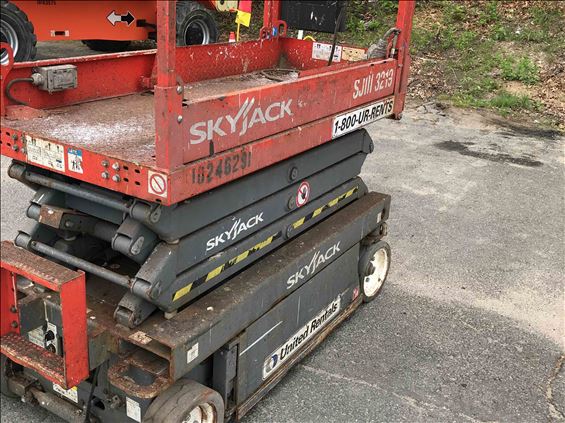 2014 Skyjack SJIII3219 Scissor Lift
