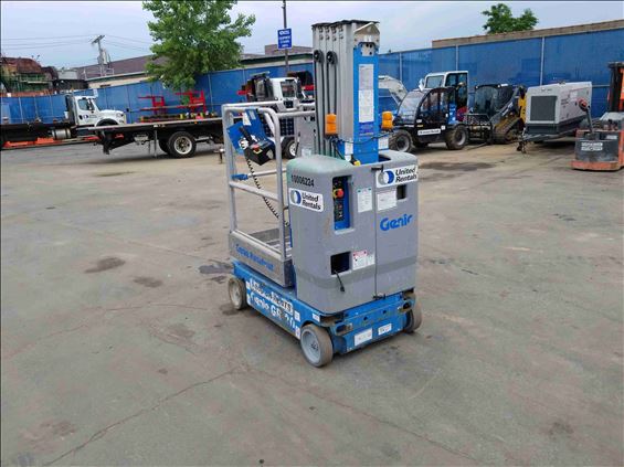 2011 Genie GR-20 Scissor Lift