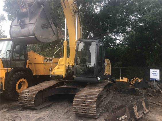 2015 Kobelco SK210LC Excavator