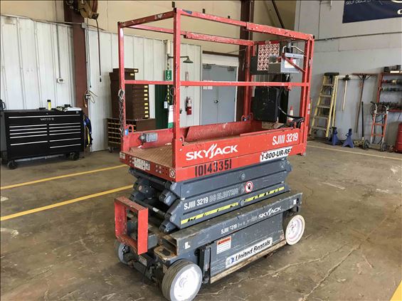 2013 Skyjack SJIII3219 Scissor Lift