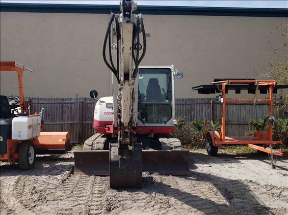 2016 Takeuchi TB290 Mini-Excavator