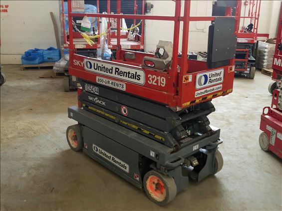 2014 Skyjack SJIII3219 Scissor Lift