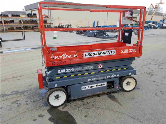 2013 Skyjack SJIII3220 Scissor Lift