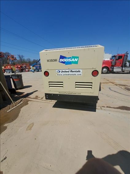 2015 Doosan P425/HP375WCUT4 Air Compressor