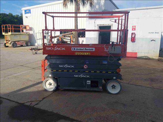 2015 Skyjack SJIII3226 Scissor Lift