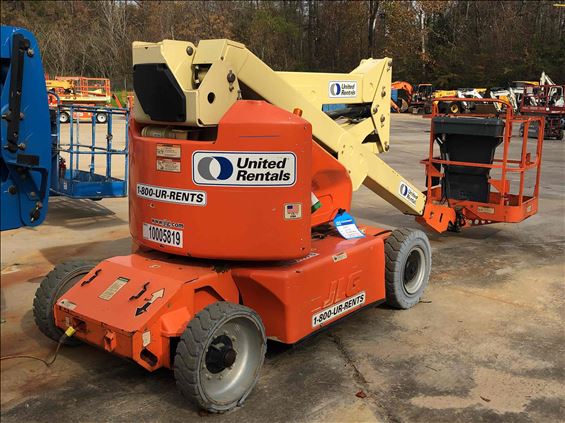 2011 JLG E400AN Boom Lift