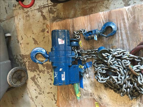 2012 JD NEUHAUS PROFI 3-6TI Hoist