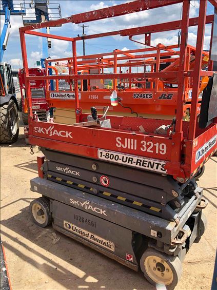 2014 Skyjack SJIII3219 Scissor Lift