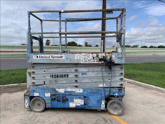 2014 Genie GS-3232 Scissor Lift