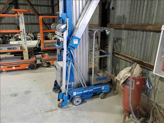 2015 Genie AWP-40SDC Pusharound Lift