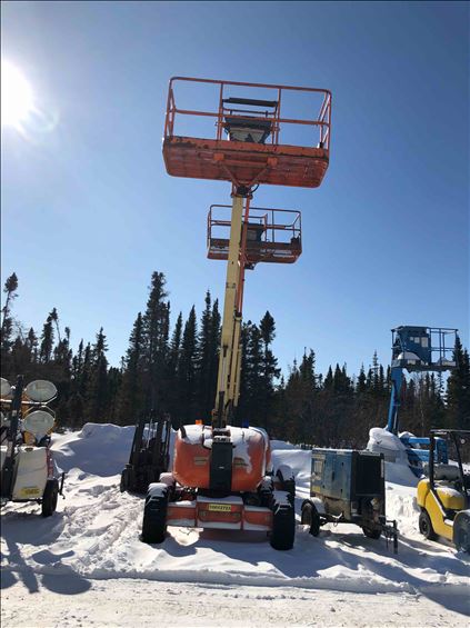 2011 JLG 600AJ