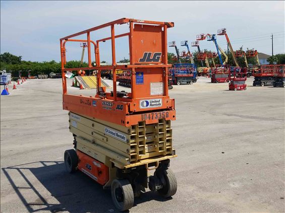 2016 JLG 2632ES Scissor Lift