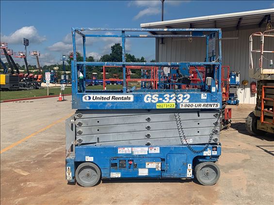 2014 Genie GS-3232 Scissor Lift