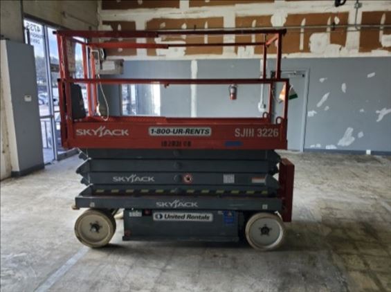 2014 Skyjack SJIII3226 Scissor Lift