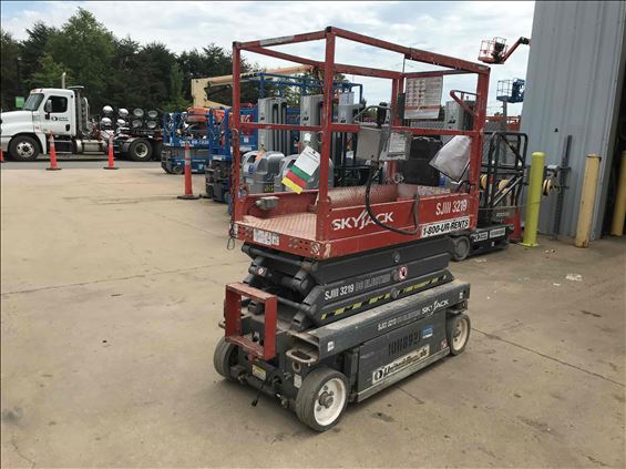 2013 Skyjack SJIII3219 Scissor Lift