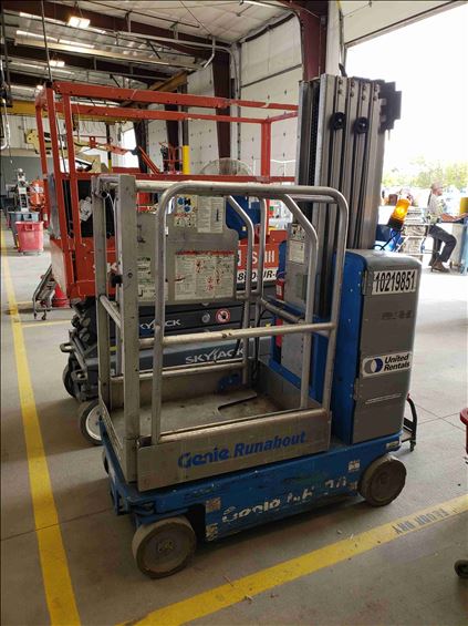 2014 Genie GR-20 Vertical Lift