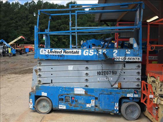 2014 Genie GS-3232 Scissor Lift