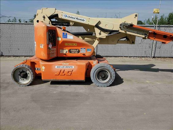2011 JLG E400AJPN Boom Lift