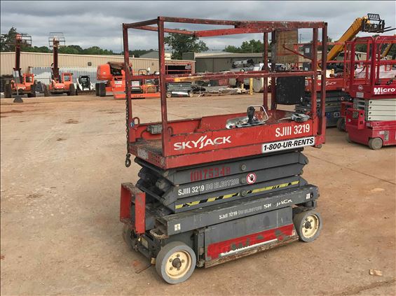 2013 Skyjack SJIII3219 Scissor Lift