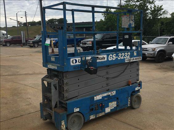 2014 Genie GS-3232 Scissor Lift